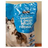 NEW KIRKLAND SIGNATURE SALMON AND SWEET POTATO FORMULA FOR DOGS