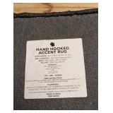 HAND HOOKED ACCENT RUG (FLORAL)