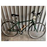 Trek 720 Hybrid Bicycle - Size Medium