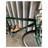 Trek 720 Hybrid Bicycle - Size Medium