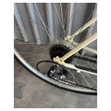 Trek 700 hybrid Bicycle - Size Medium