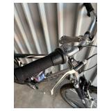 Trek Navigator 400 Hybrid Bicycle - Size Large