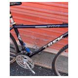 Trek 700 Hybrid Bicycle - Size Medium