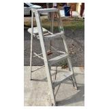 G - Metal Step Ladder
