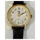 K - Lot of 3 Vintage Quartz Wristwatches Elgin Timex and Japan Movement