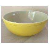 Set of 5 Vintage Pyrex Mixing Bowls in Multicolor