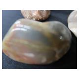 AGATES AND POLISHED ROCKS