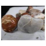 AGATES AND POLISHED ROCKS