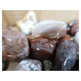 FLAT OF AGATES / POLISHED ROCKS