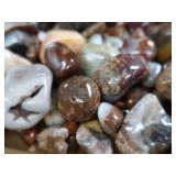 FLAT OF AGATES / POLISHED ROCKS