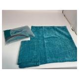 Lot of (2) 20”x20” Pillow Cases