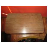 Vintage 2-tier end table approx 27x...