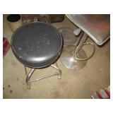 Backless hydraulic barbershop style...