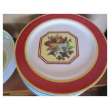 Large lot of Decorative plastic ser...