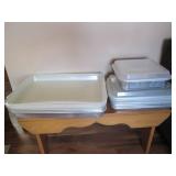 Assorted size metal bakeware pans w...