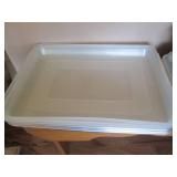 Assorted size metal bakeware pans w...
