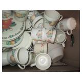 Vintage Corningware and Corelle dis...