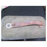 Vintage metal Holiday shell box by ...