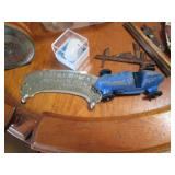 Vintage baking soda tin, tootsie to...