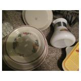 Variety of Corelle plates, Metal Co...