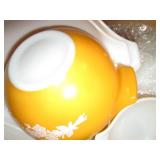 4pc Pyrex glass mixing bowl set...