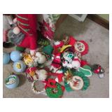 Multiple stuffed Musical Christmas ...