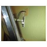 Onn 32" roku flat screen TV with re...