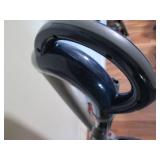 Shark Lift-Away Deluxe vacuum clean...