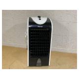 Costway 10-in 110 -Volt 3 -Speed Indoor Black + white Pedestal Fan (Missing 1 Wheel)