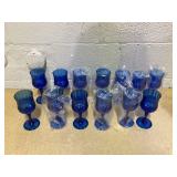 LOT OF 13 Blue Plastic Wine Glasses,Plastic Goblets for Parties,Drinking Glasses for Wedding Reception