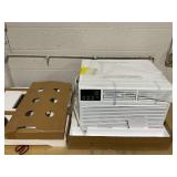 Whirlpool 14000-BTU 700-sq ft 230-Volt White Through-the-Wall Air Conditioner with Heater with Remote