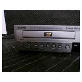 Sanyo DVD Player & Video Cassette Recorder DVW7100