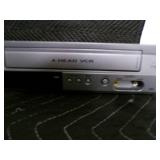 Sanyo DVD Player & Video Cassette Recorder DVW7100