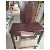 Vanity makeup desk