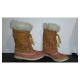 Ladies Size 8 1/2 Winter Boots by Global Win