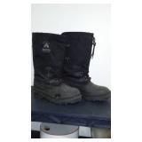 Mens Size10 Boots by Kamik