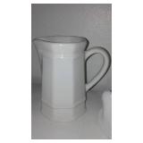 Hazel Atlas Nesting Hen (2) and Pitchers.