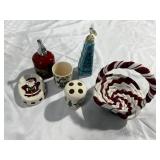 Assorted Holiday Bathroom Décor & Accessories