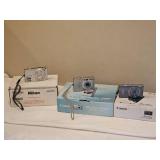 Digital Camera Group (Powershot SD 600, Powershot 350, Coolpix)