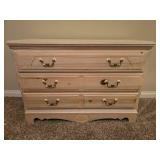 Bassett White Wash Pine 3-Drawer Dresser with Mirror