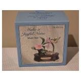 Dicksons ÒMake A Joyful NoiseÓ Music Box Figurine Ð Hummingbird & Flower