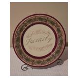 Amscan Christmas ÒGathering FamilyÓ Holiday Decorative Plate