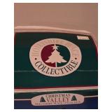 Christmas Valley Hollyshire Place Collection East Market Union Lighted Building w/ Box