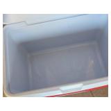 Rubbermaid 48-Quart Chest Cooler 21" x 14" x 16"