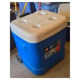 Igloo Ice Cube Ultra Roller Rolling Chest Cooler 19" x 18" x 20"