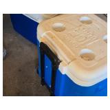 Igloo Ice Cube Ultra Roller Rolling Chest Cooler 19" x 18" x 20"