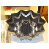 Nordic Ware Cast Iron Bundt Cake Pan (Star)