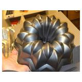 Nordic Ware Cast Iron Bundt Cake Pan (Star)