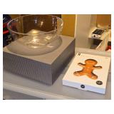 11" Glass Bowl, Ginger Bread Man Serving Dish