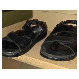 Lot of (2 Pair) Women